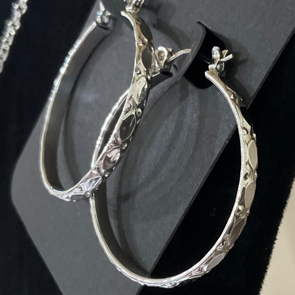 Avon Empowerment Shaky Necklace Silver Hoop Earrings, Blue Infinity Bracelet - Picture 5 of 9